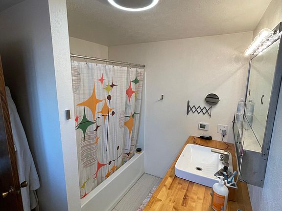 5th image of 3306 Hollis St