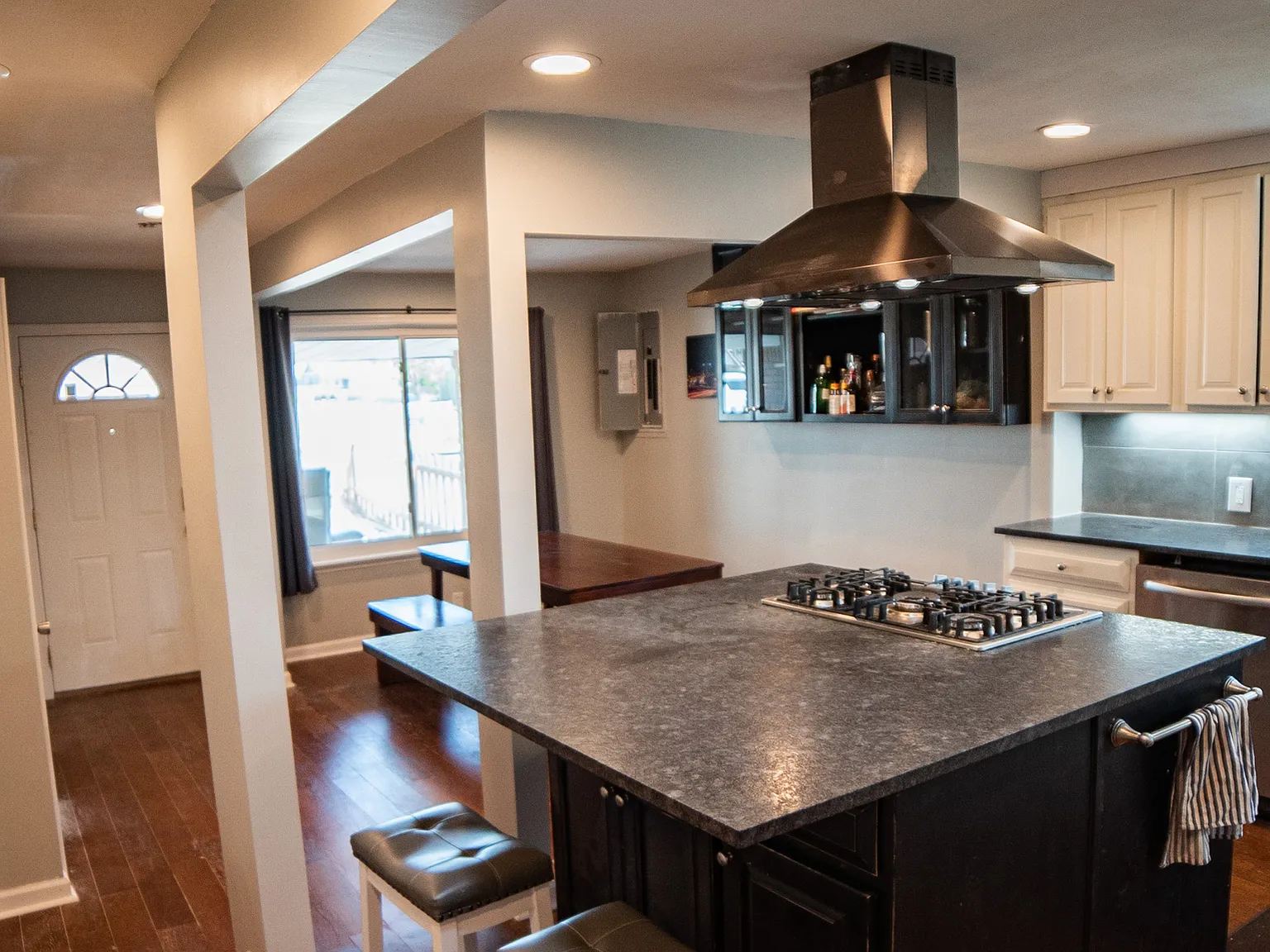 4 bed, 3.5 bath, 1922 sqft, $2,500 — Photo 3