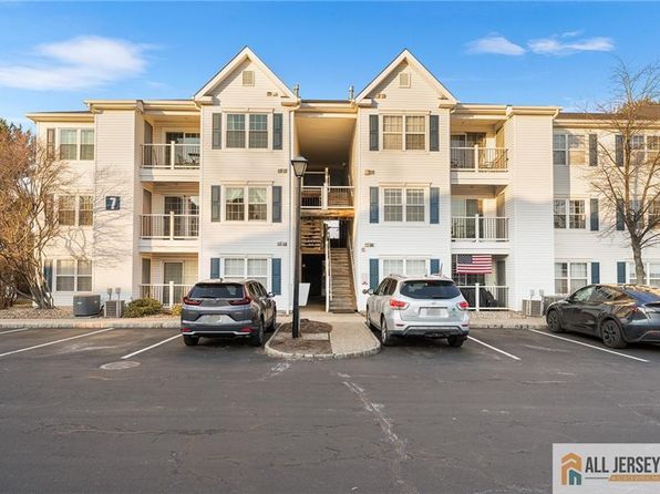 732 Waterford Dr, Edison, NJ 08817