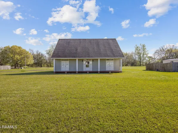 112 Magnifique Rd, Breaux Bridge, LA 70517
