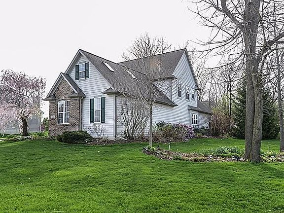 5th image of 642 Pembroke Dr