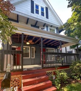 614 W Hopocan Ave, Barberton, OH, 44203