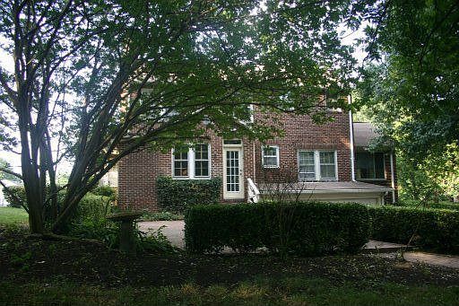 1st image of 105 Willard St