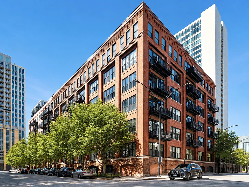 520 W Huron St #412