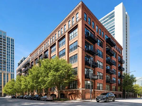 520 W Huron St APT 412, Chicago, IL 60654