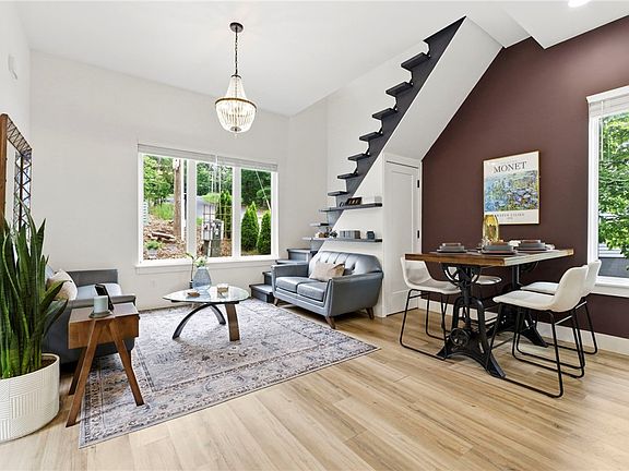 3rd image of 7 Thornbury Ln