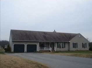 305 Plantation Ln, Smithfield, VA 23430