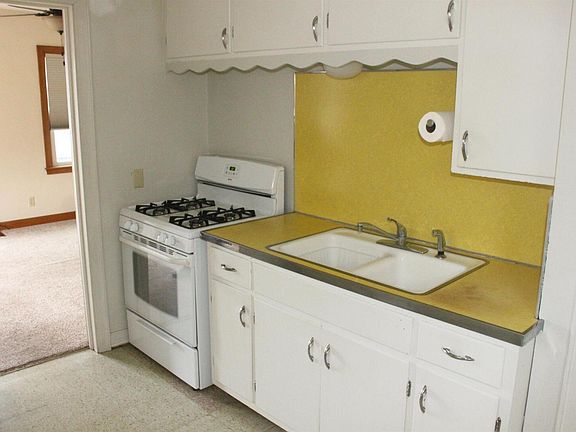 3rd image of 3213 24 1/2 Street Ct
