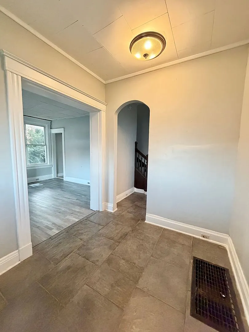 Xavier & UC Students - 2026-2027 School Year - Spacious House with Backyard and Deck! — Photo 3