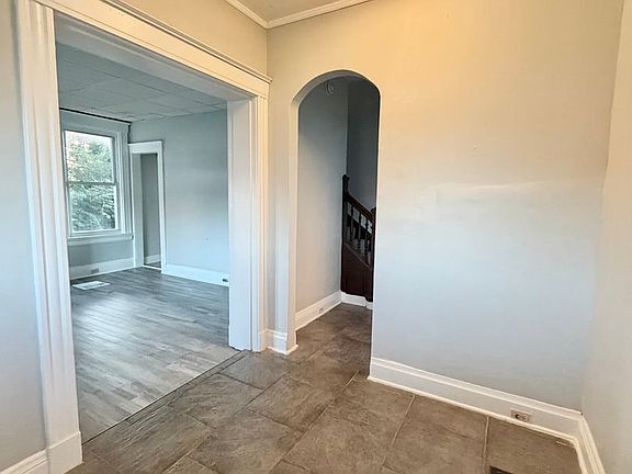 3rd image of 3648 Brooks Ave