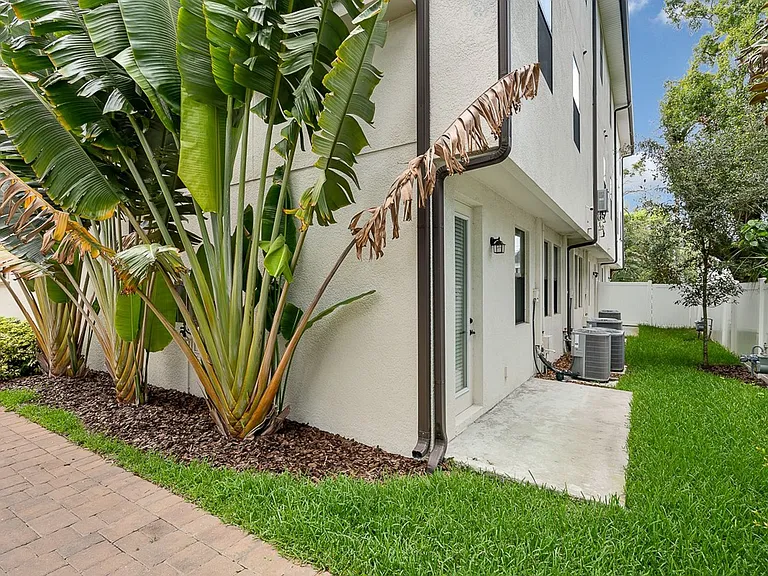 3215 W De Leon St #5 — Photo 50