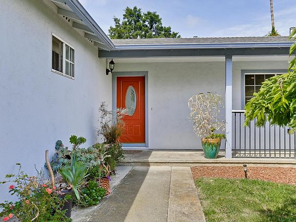 4th image of 2465 Gloria Way