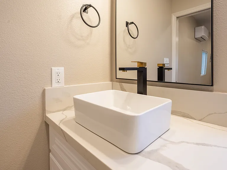 946 Cherry St #10 — Photo 7