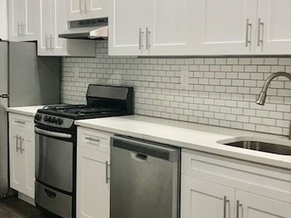 3rd image of 1499 Dekalb Ave APT 1R