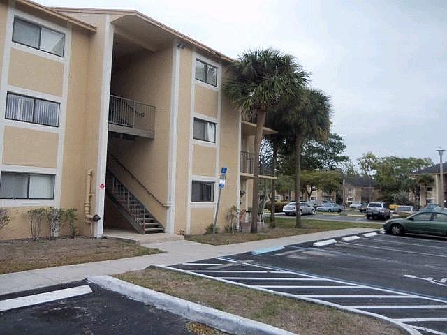 2nd image of 350 Palm Cir W APT 103