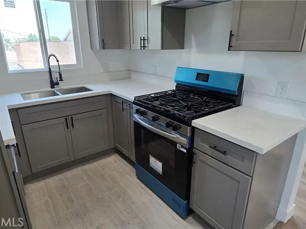 833 E 92nd St, Los Angeles, CA 90002