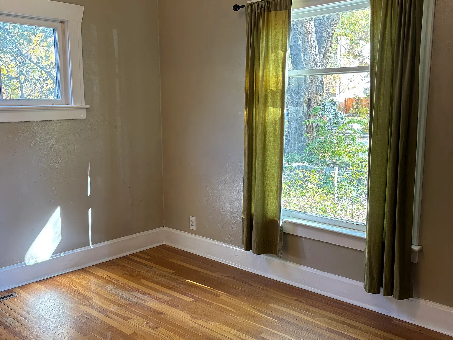 3 bed, 2244 sqft, $2,800 — Photo 2