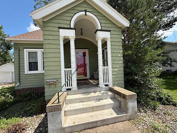 3rd image of 211 Albany Ave SE
