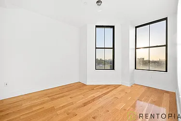 16-80 Madison Street, #216