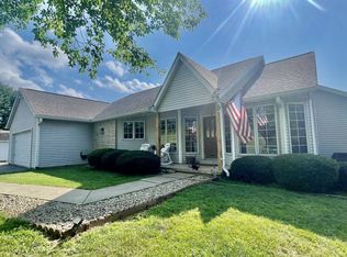 9002 Grandview Rd, Columbus, IN 47201