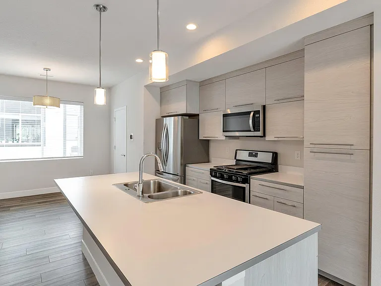 5586 W 11th Pl — Photo 2