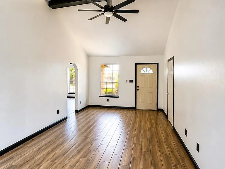 1209 Mango Ct — Photo 6