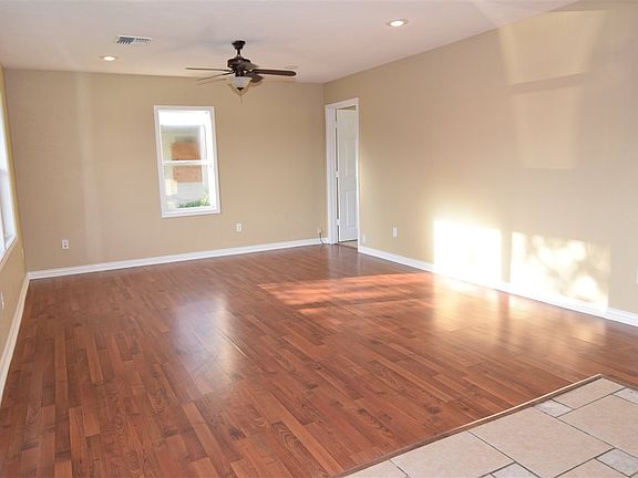 2nd image of 707 NW 32nd St