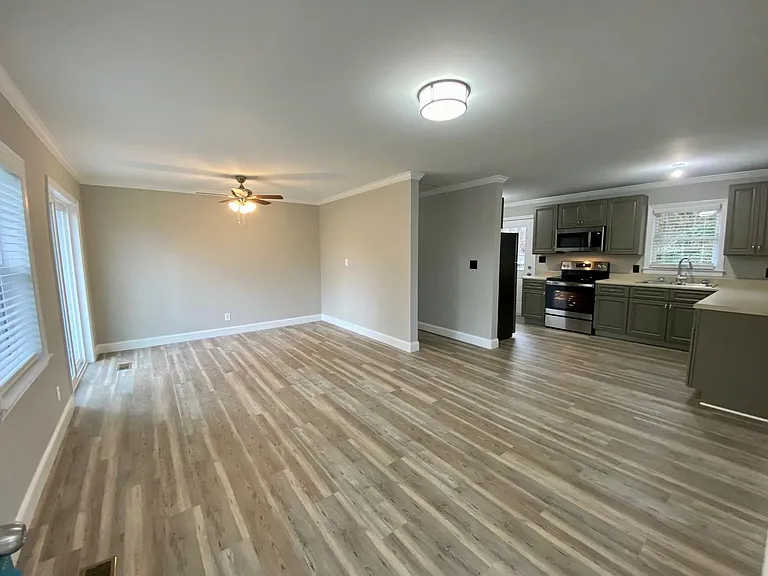 4 Wilshire Dr — Photo 4