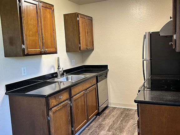 3rd image of 14 Highland Ave APT 12