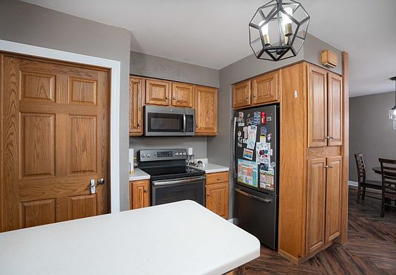 5th image of 1005 Vine St