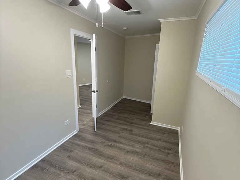 16435 Saint Louis Ave — Photo 11