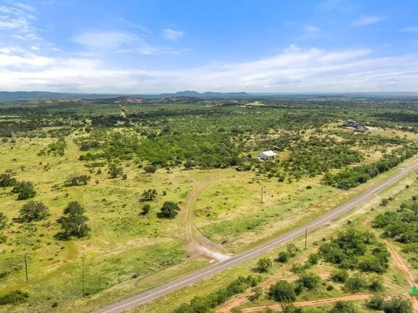 6878 Ranch Road 3347, Round Mountain, TX 78663