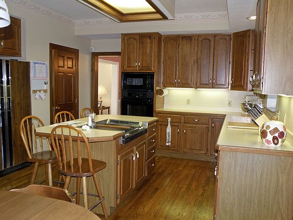Kitchen with island