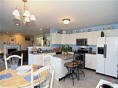 3rd image of 2839 Foxbriar Pl