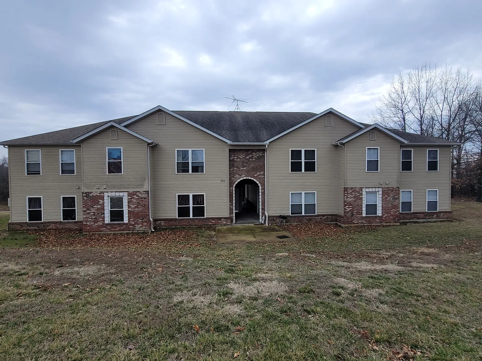 2BR-1BA Apartment - Jacob & Justin Estates - Union MO — Photo 3