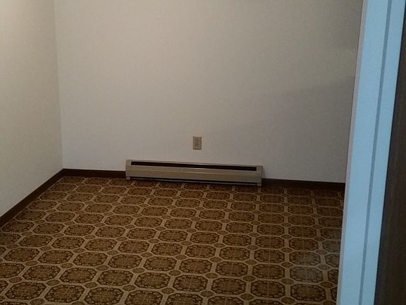 Eat-in Kitchen, flooring will be replaced