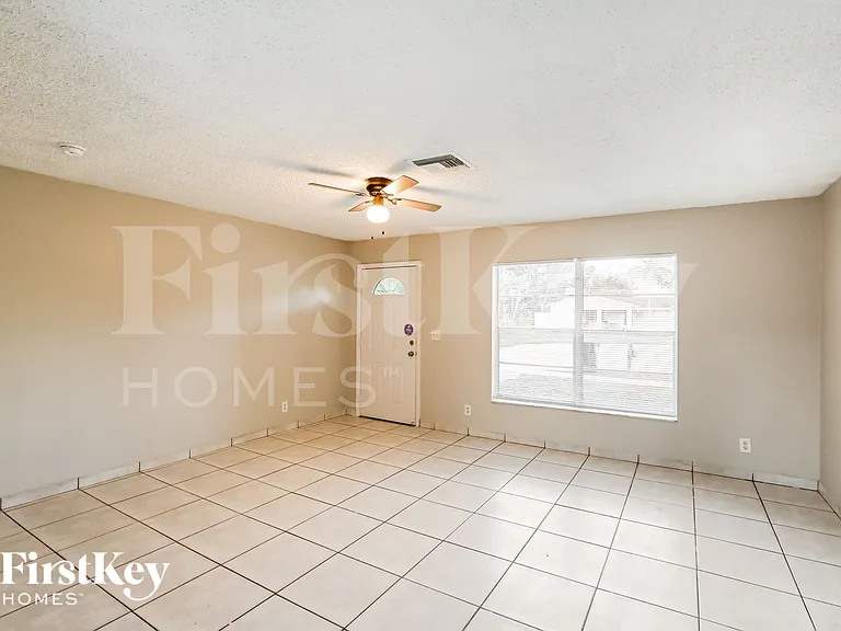 7820 SW 9th St — Photo 4