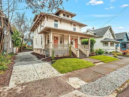 607 NE Stanton St #2 Photo 1