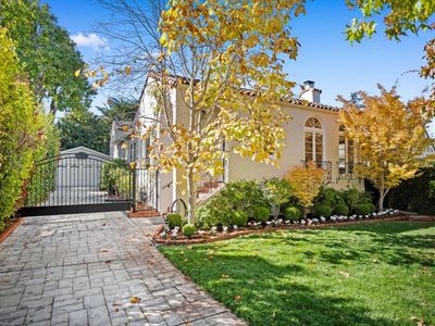 105 Pepper Ave, Burlingame, CA, 94010