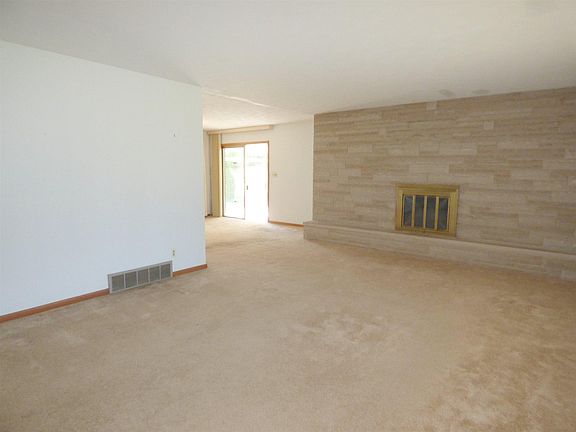4th image of 18800 Pawnee Ln
