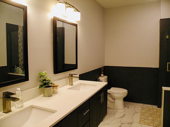 4th image of 18 Cliveden #504W
