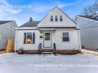 14028 Rockside Rd, Maple Hts, OH 44137