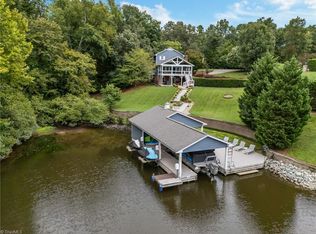 120 Rock Point Dr, Semora, NC 27343