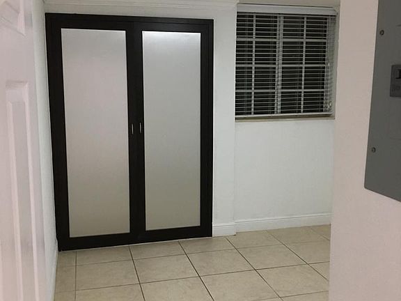 5th image of 300 Madeira Ave