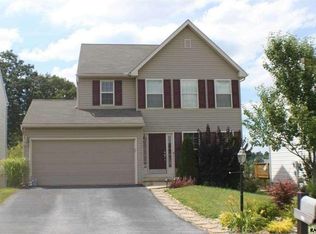 435 Thomas Armor Dr, Windsor, PA 17366