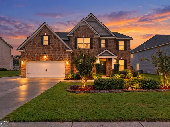 521 Georgia Cir, Loganville, GA 30052