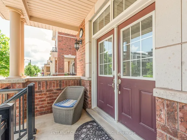 99 Huguenot Rd, Oakville, ON L6H 0M3