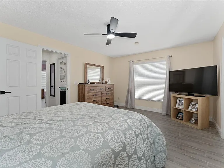 271 Indian Point Cir — Photo 13