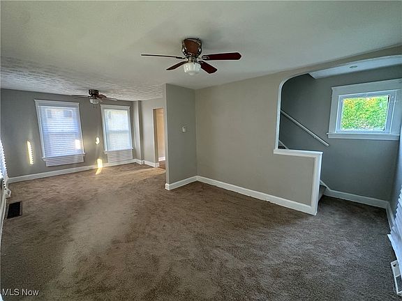 5th image of 10224 Nelson Ave