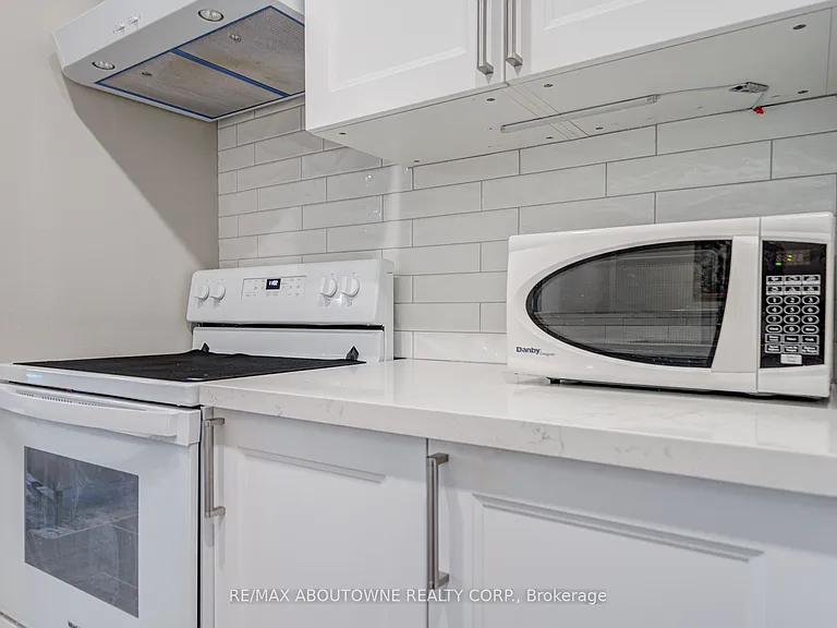 1450 Glen Abbey Gate #214 — Photo 18